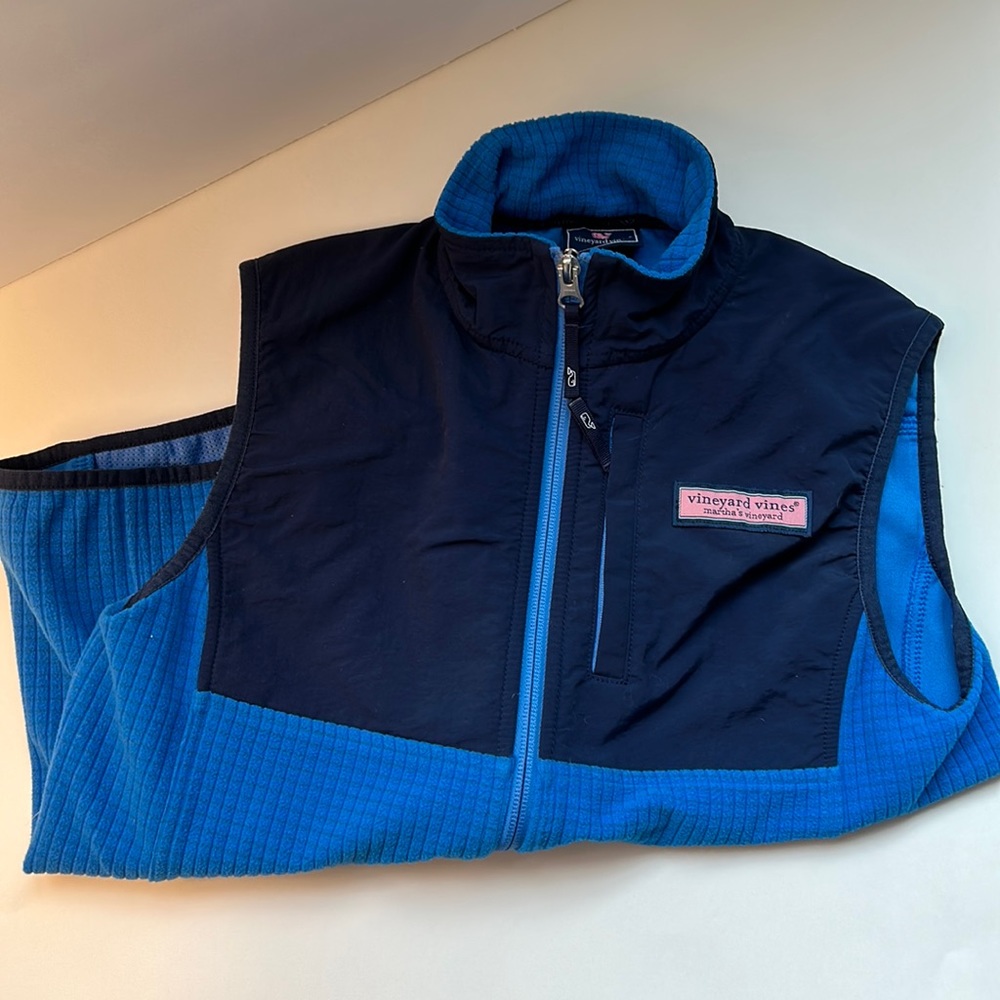 Vineyard Vines, boys size medium vest